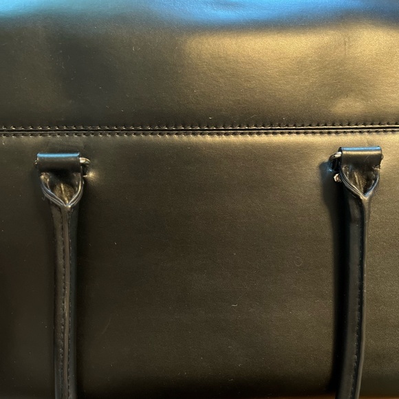 Impeccable Kate Spade satchel $195 - Picture 11 of 12